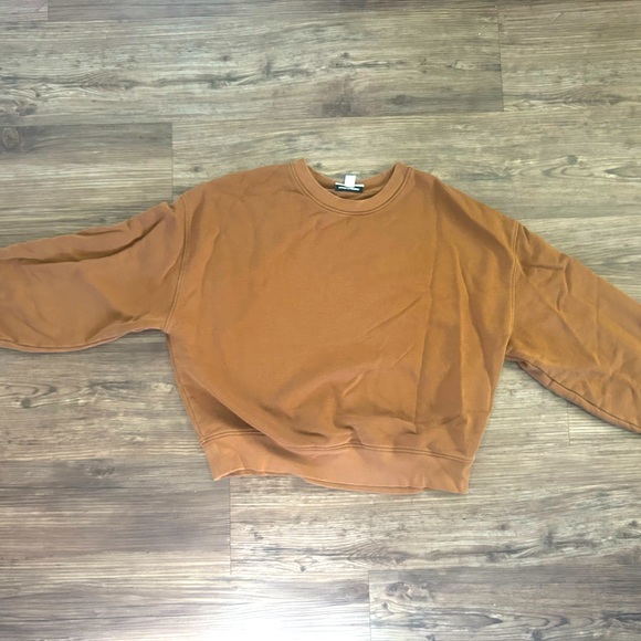 Ladies Brown Crewneck Sweater! - Picture 3 of 4
